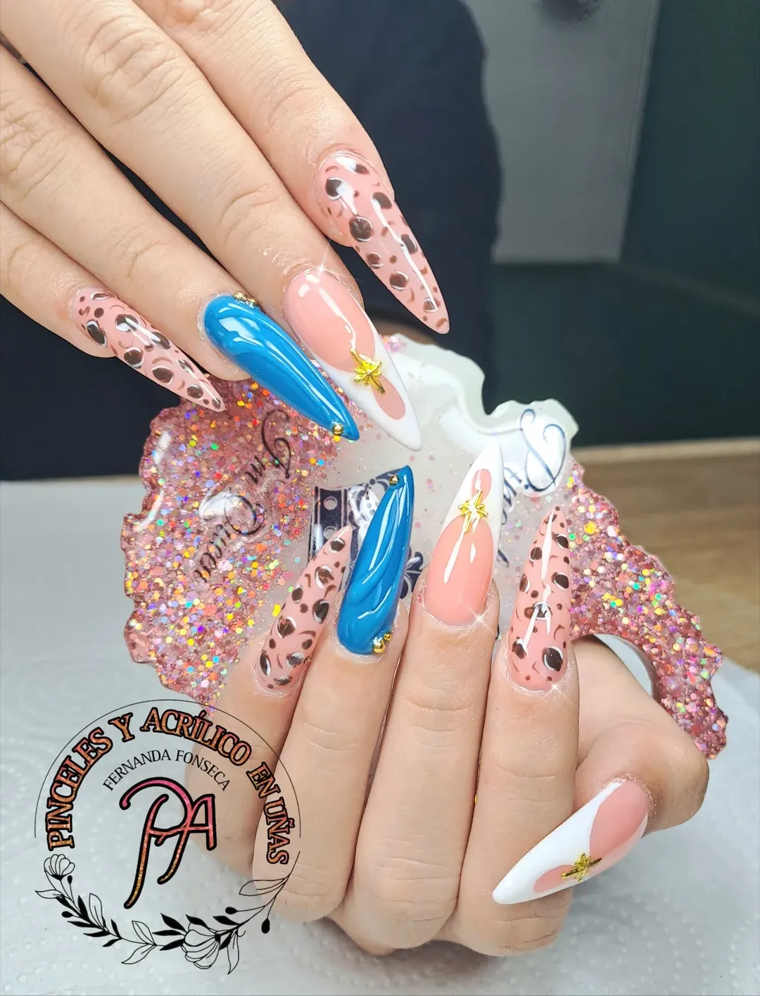 Servicio de Gel X - Pinceles y Acrílico Fernanda Fonseca