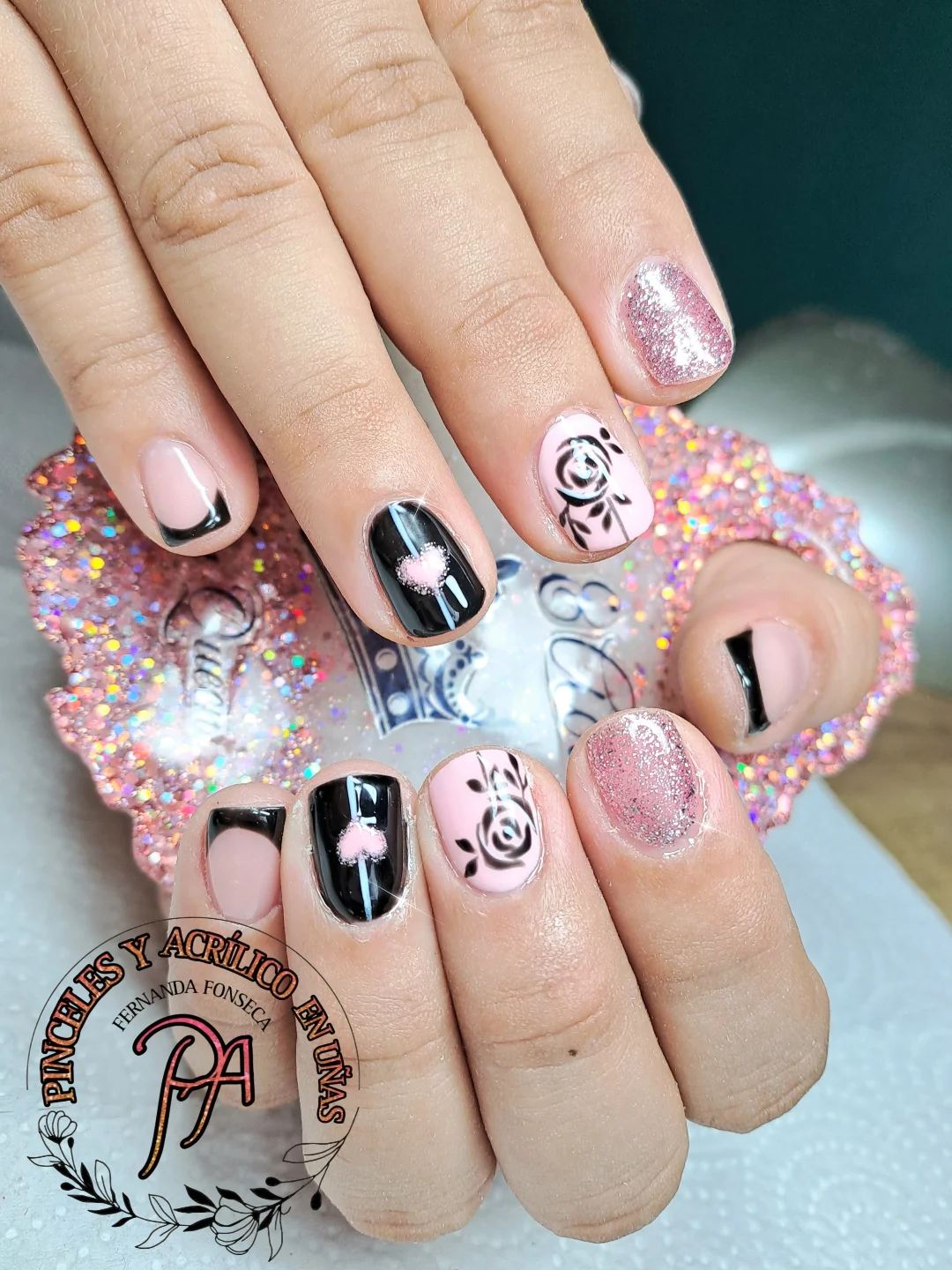 Uñas naturales con semipermanente de acabado prolijo